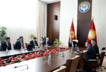 Садыру Жапарову презентовали возможности новой системы ГНС «Салык Кузот»