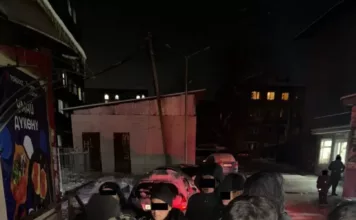 Следователи ОВД в Ошской области задержаны при получении взятки