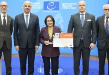 Правозащитницу Азизу Абдирасулову наградили премией в Европе