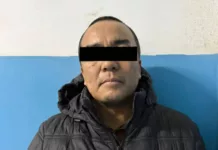 В селе Полтавка мужчина пытался задушить подушкой мать, когда та спала