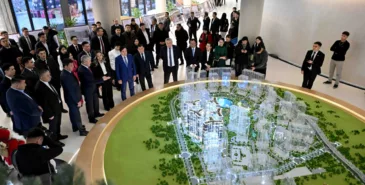 Глава кабмина побывал на месте строительства Royal Central Park в Бишкеке Главная