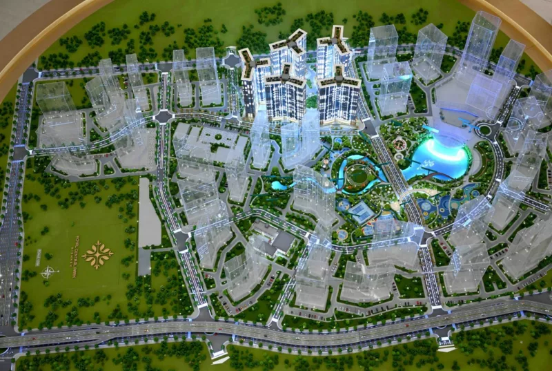 Photo 2026 01 15 13 25 07 2 глава кабмина побывал на месте строительства royal central park в бишкеке