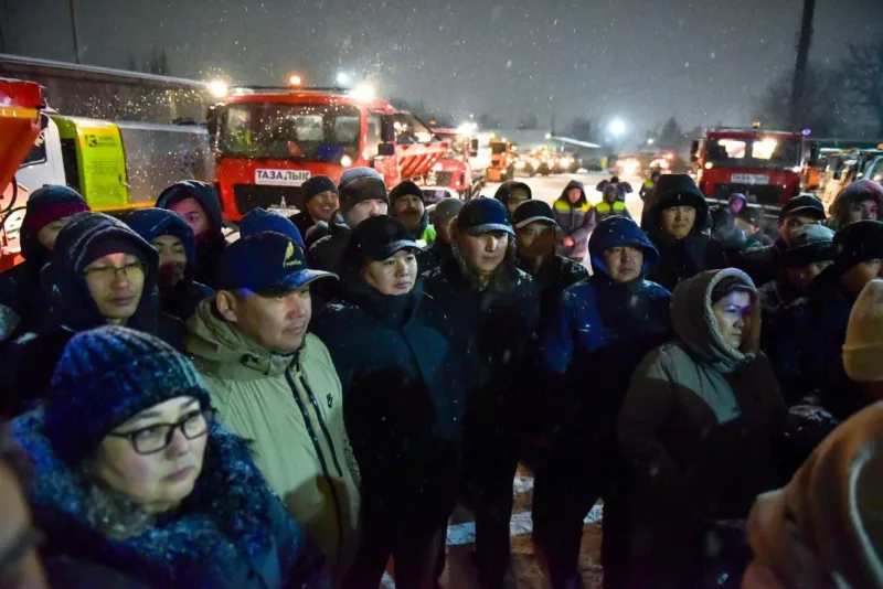 Photo 2026 01 17 10 36 23 2 в бишкеке службы в усиленном режиме очищают улицы от снега