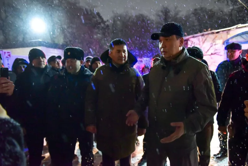 Photo 2026 01 17 10 36 23 3 в бишкеке службы в усиленном режиме очищают улицы от снега