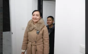 Победительница конкурса «Лучший учитель года – 2025» получила обещанную государством квартиру