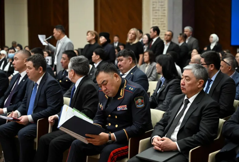 Photo 2026 01 21 17 41 48 садыр жапаров поручил решить проблемы легкой промышленности