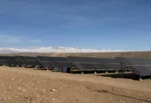 Главе Минэнерго показали, как на Иссык-Куле строят две солнечные электростанции