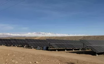 Главе Минэнерго показали, как на Иссык-Куле строят две солнечные электростанции