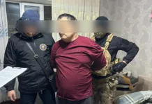 Лже-сотрудник ГКНБ получил 17 тысяч долларов.