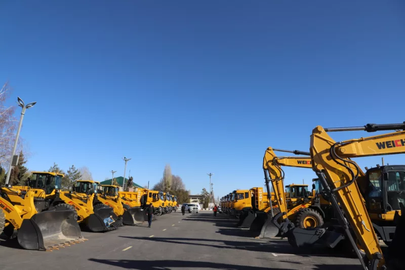 5 талас облусуна ата мекендик өндүрүштөгү 42 атайын техника тапшырылды