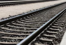 В Кара-Балте под поезд попал 17-летний парень