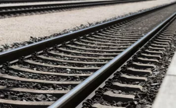 В Кара-Балте под поезд попал 17-летний парень