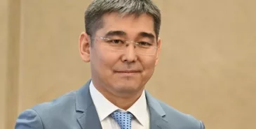 Жогорку Кенеш одобрил кандидатуру Дамирбека Осмонова на пост министра здравоохранения Главная