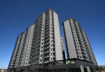 Жапаров: До конца года около 20 тыс. семей получат квартиры ГИК