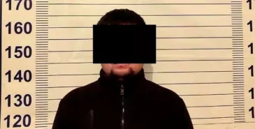 В Кара-Суу мужчина после тоя поссорился с младшим братом и убил его, сообщили в УВД Ошской области Главная