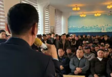 В Бишкеке задержан водитель автобуса, его подозревают в развратных действиях над школьницей