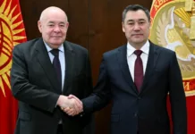 Президент Садыр Жапаров принял cпецпредставителя президента России по международному культурному сотрудничеству Михаила Швыдкого