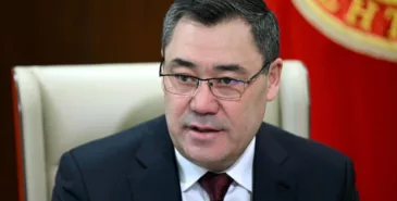 «Если один друг уйдёт, за мной более 7 млн друзей». Садыр Жапаров вновь прокомментировал ситуацию с отставкой Камчыбека Ташиева Главная