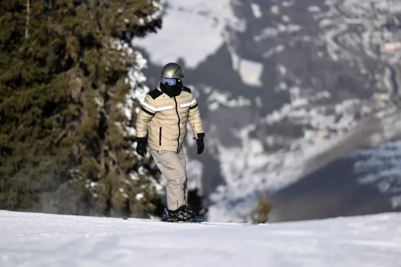 52041680042272 4ofiivy. Max 2560x1440. Format webp. Jpegquality 90 садыр жапаров показал чанпэну чжао зимний туризм иссык-куля