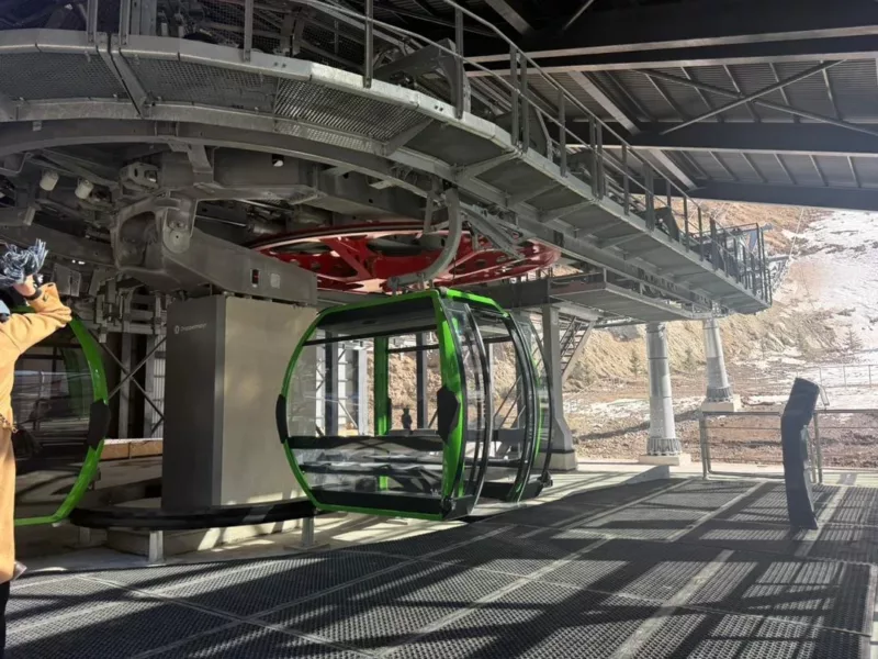 6 в парке «ала-арча» состоялось открытие канатной дороги с участием президента