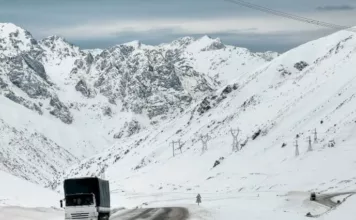 Ограничение для большегрузного транспорта на перевале Отмок сняли