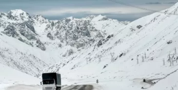 Ограничение для большегрузного транспорта на перевале Отмок сняли Главная