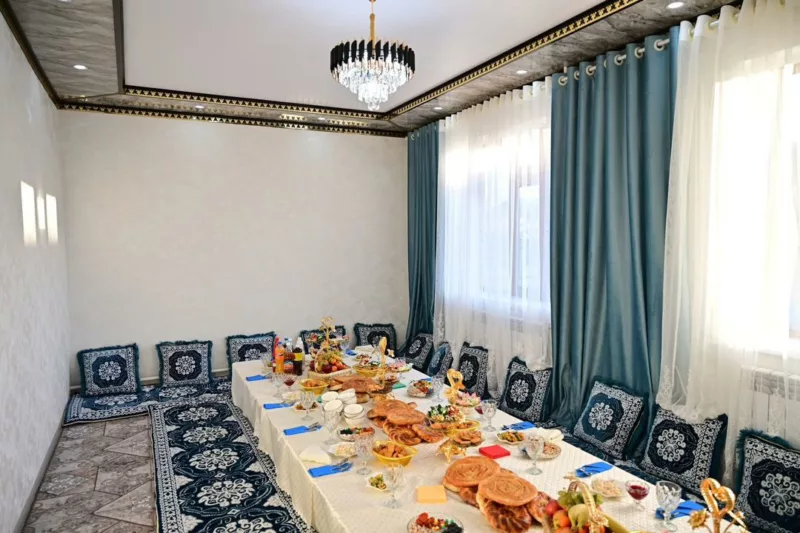 Photo 2026 02 04 16 35 30 2 ташиев помог достроить дом односельчанину, он 17 лет работает молдо в барпы