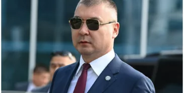 Президент Садыр Жапаров сделал замечание руководителю Управления делами главы государства Каныбеку Туманбаеву. Об этом сообщил пресс-секретарь президента Аскат Алагозов Главная