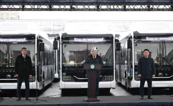 Бишкек пополнился 95 новыми автобусами, а мэрия получила 42 единицы спецтехники