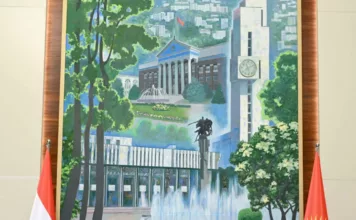 Товарооборот Кыргызстана и Таджикистана в прошлом году вырос в 24 раза, об этом стало известно на встрече глав кабминов стран