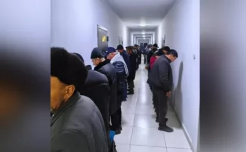 В Оше задержали больше 300 человек, которые пришли на петушиные бои