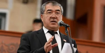 Кундузбек Сулайманов добровольно сложил полномочия депутата Жогорку Кенеша Главная