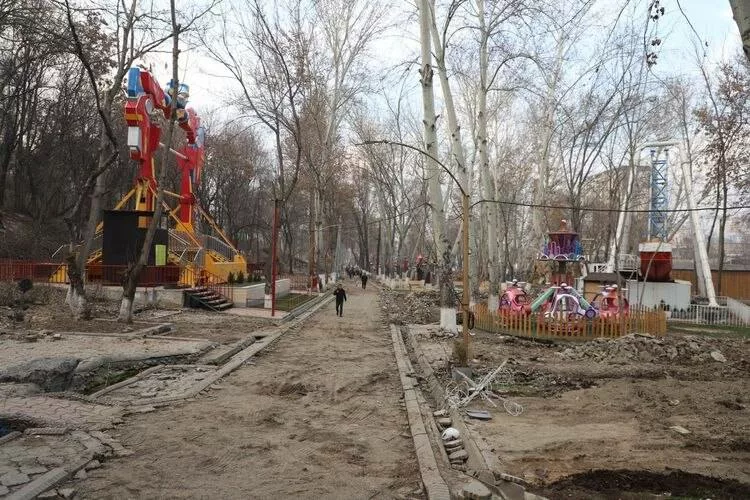 Photo 2026 02 23 09 26 37 в парке оша снесли торговые павильоны: владельцы пожаловались жанару акаеву