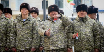 Более 160 военнослужащих Минобороны получили в Манасе квартиры от ГИК Главная