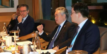 Жээнбек Кулубаев организовал приём, ужин и встретился с министрами иностранных дел 14 стран Главная