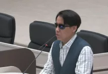 Депутат Дастан Бекешев предложил коллегам приходить на работу в стиле smart casual