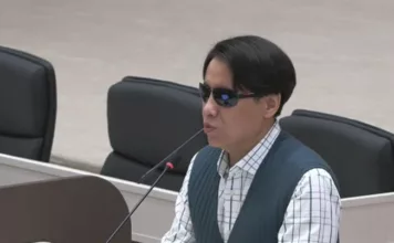 Депутат Дастан Бекешев предложил коллегам приходить на работу в стиле smart casual