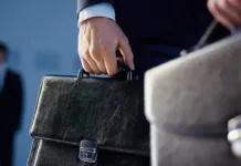 Три заместителя мэра Оша подали в отставку