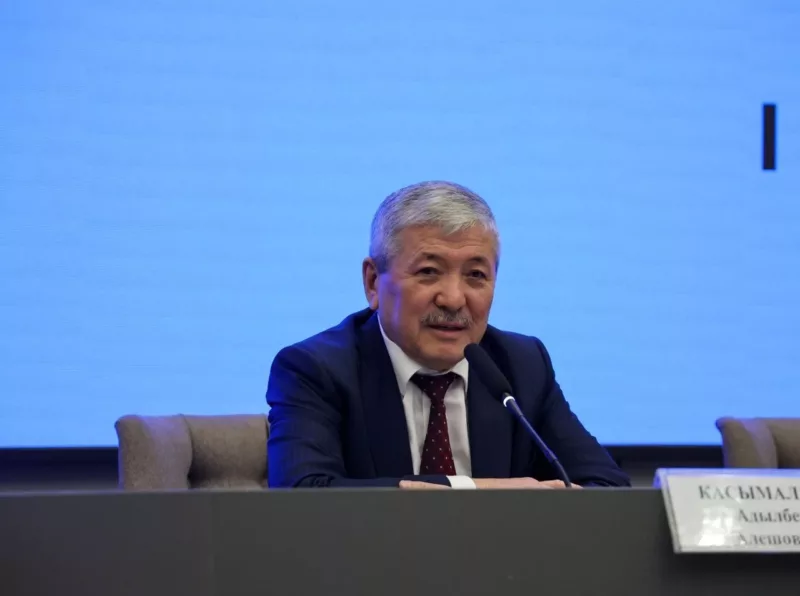 Uu центральному аппарату мэрии оша представили нового мэра жанара акаева