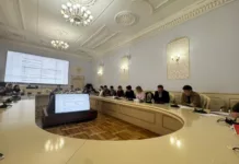 Минздрав предлагает повысить налоги на вредную еду и напитки