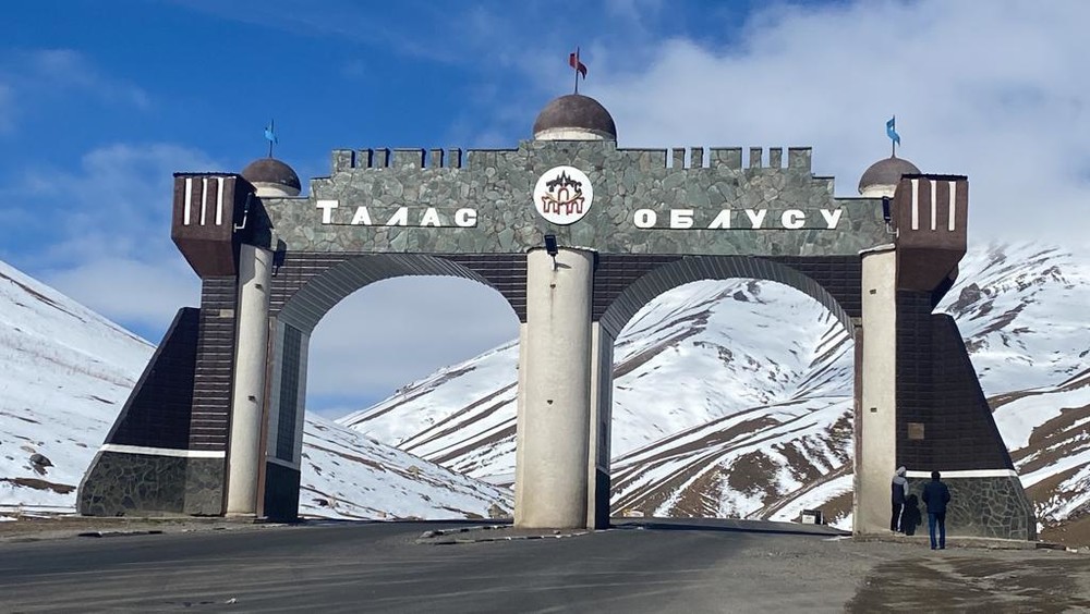 К 35-летию независимости страны в Таласской области обновят 220 км дорог