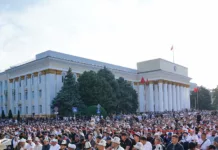 Власти разрешили провести Айт-намаз по случаю окончания месяца Рамазан (20 марта) на Старой площади в Бишкеке