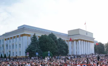 Власти разрешили провести Айт-намаз по случаю окончания месяца Рамазан (20 марта) на Старой площади в Бишкеке