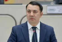 Спикер парламента раскрыл зарплаты депутатов. Они получают 100-150 тыс сомов в месяц