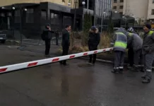 В Бишкеке демонтируют незаконно установленные шлагбаумы