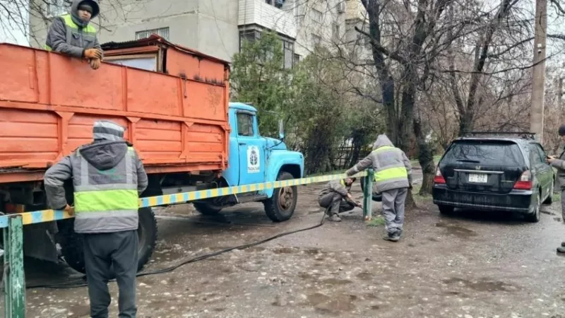 428551 w h500 1772672759 r в бишкеке демонтируют незаконно установленные шлагбаумы