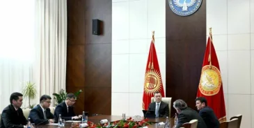 Садыр Жапаров обсудил с Airbus расширение авиапарка Кыргызстана Главная