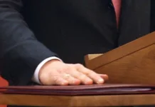 Жогорку Кеңеште жаңы дайындалган министрлер ант беришти