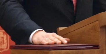 Жогорку Кеңеште жаңы дайындалган министрлер ант беришти Главная