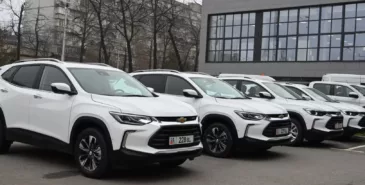 Минстрою передали 18 служебных автомобилей Главная